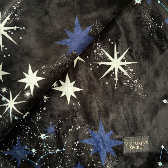 Victoria Secret Plush Fleece Blanket Celestial 50 X 60 Inches - Picture 4 of 4